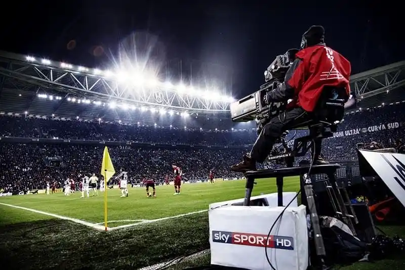 Diritti tv, il canale unico della Lega alletta molte squadre italiane